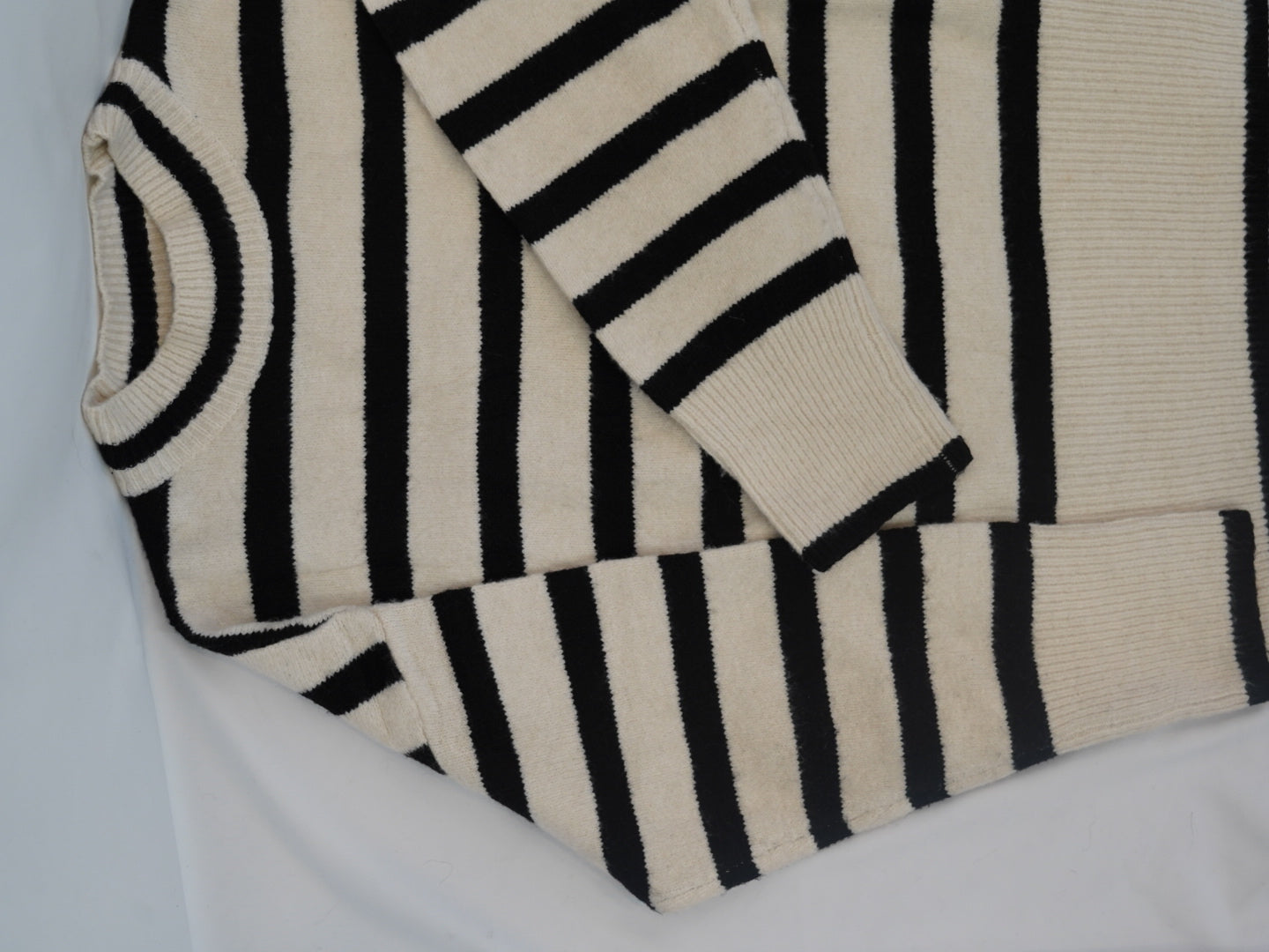 MIRI |Mocknek Sweater